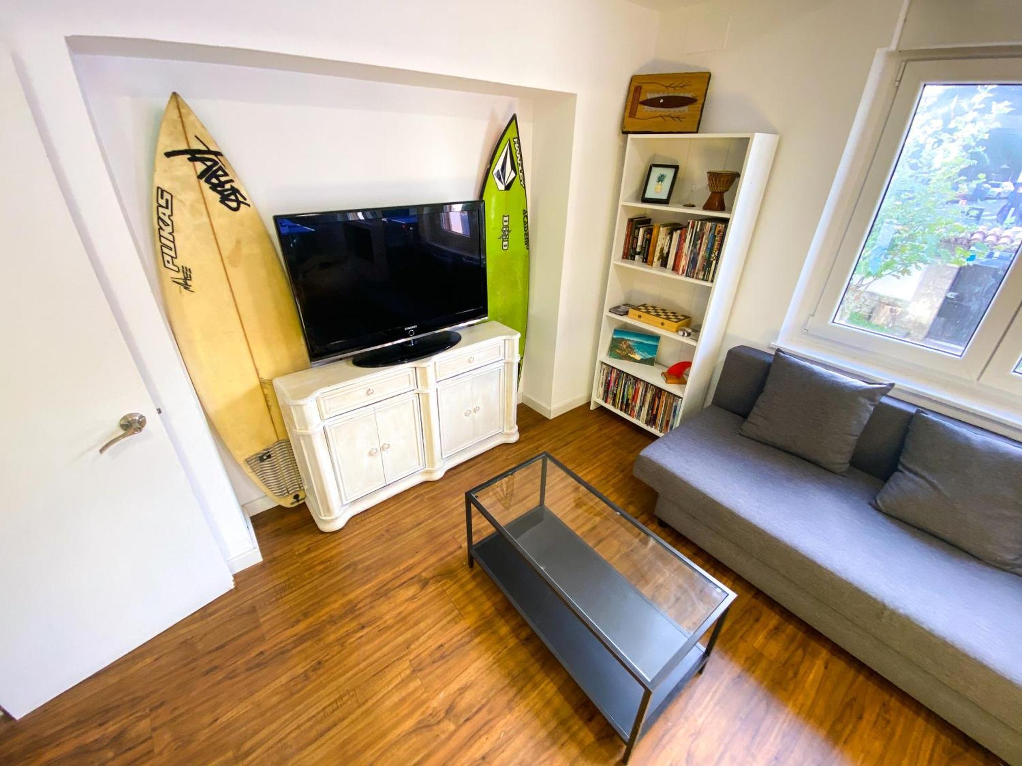 North Surf House Hostel Хихон Екстериор снимка