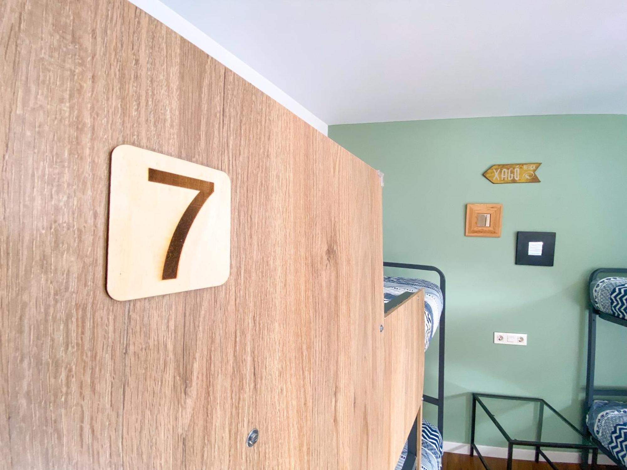 North Surf House Hostel Хихон Екстериор снимка