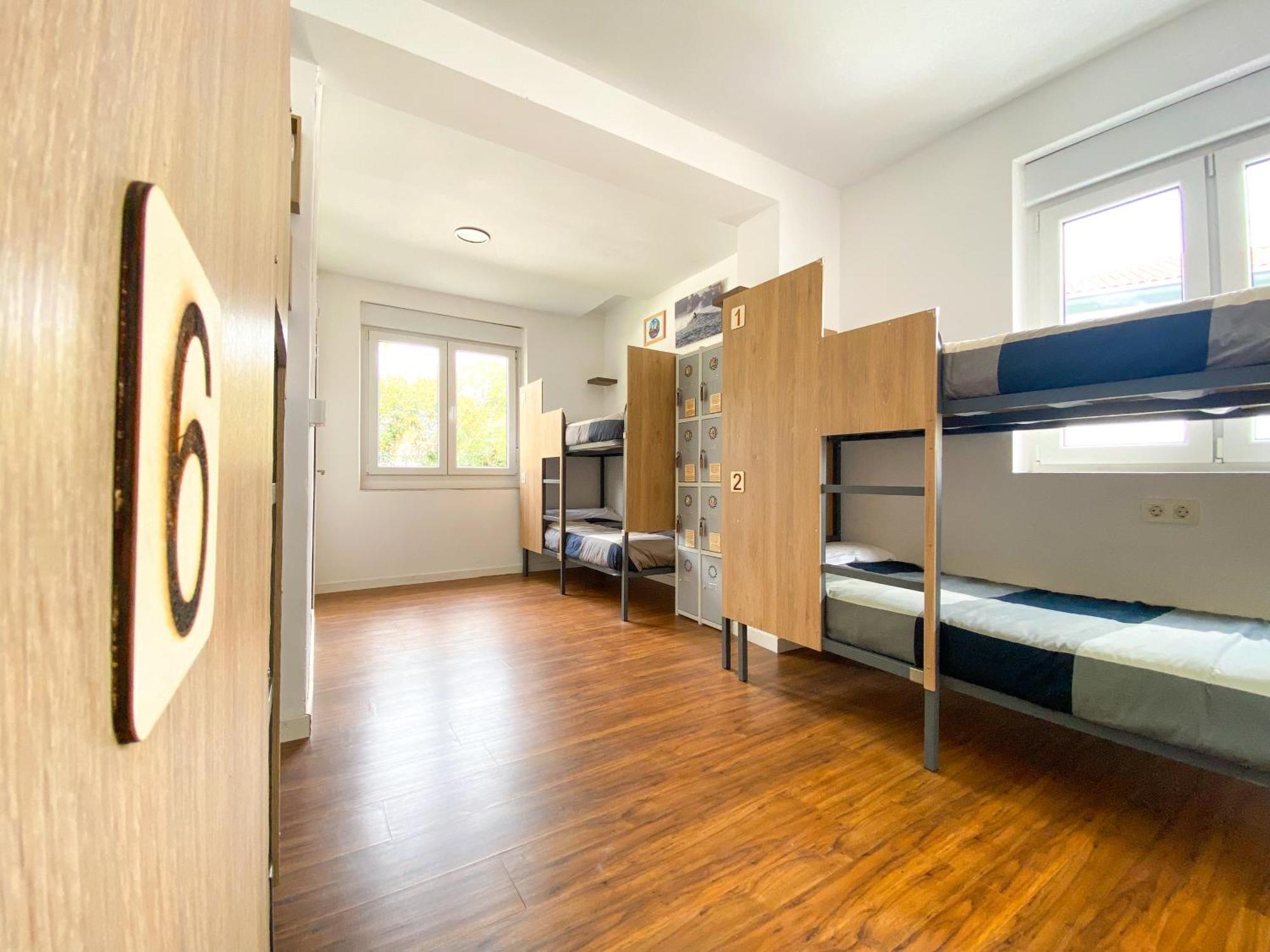 North Surf House Hostel Хихон Екстериор снимка