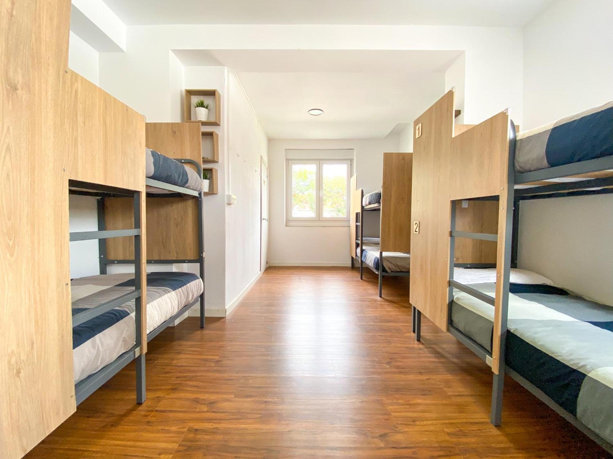 North Surf House Hostel Хихон Стая снимка